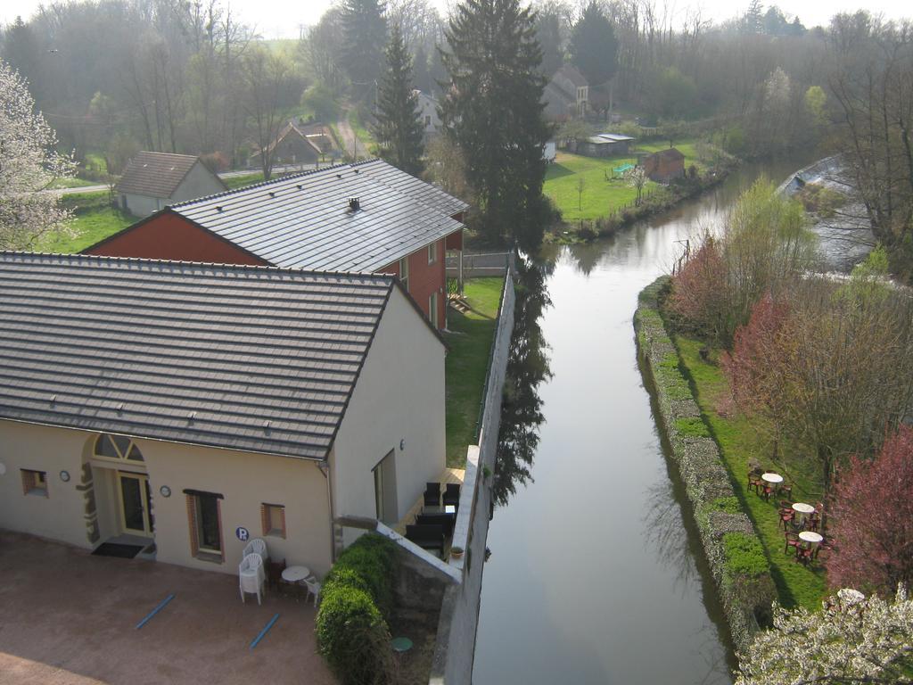 Auberge Du Moulin Marin Lapalisse Exteriör bild